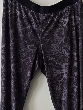 ethika Light Gray And Black Womens Tights with Black Waistband.